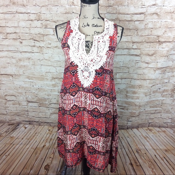 Chelsea & Violet Dresses & Skirts - Chelsea & Violet Lace Trim Shift Dress XS